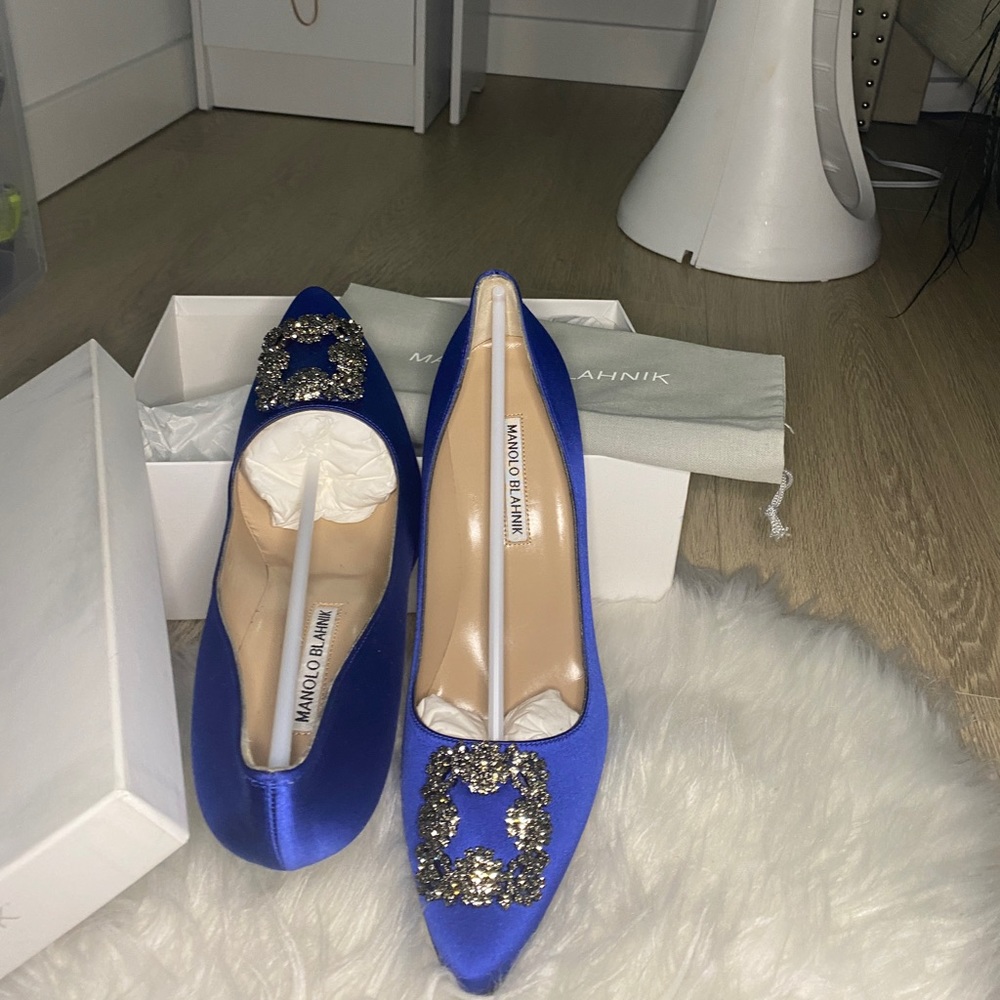 Hangisi Blue Satin Jewel Buckle Pumps